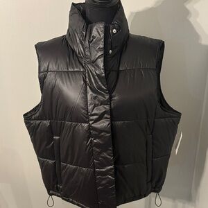 Women's Ozark Trail Sporty  Black Puffer Vest Size XL